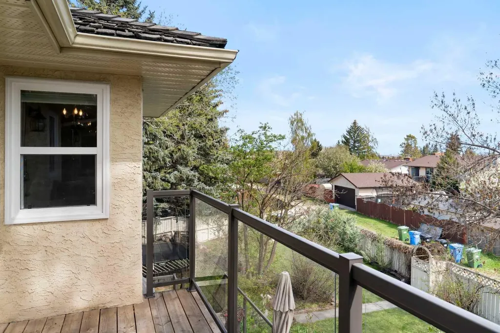 476 Silvergrove Gardens NW Calgary AB T3B4S8