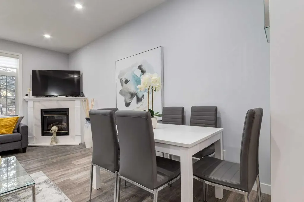 5201 Dalhousie Drive NW Calgary AB T3A 5Y7