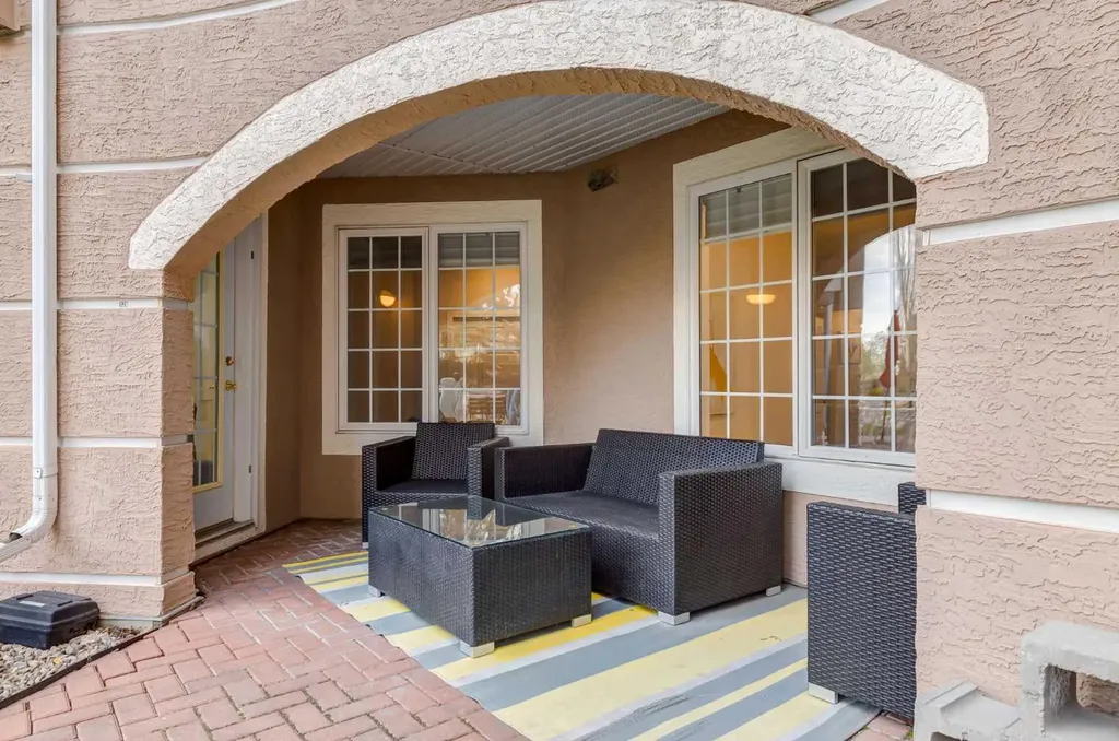 5201 Dalhousie Drive NW Calgary AB T3A 5Y7