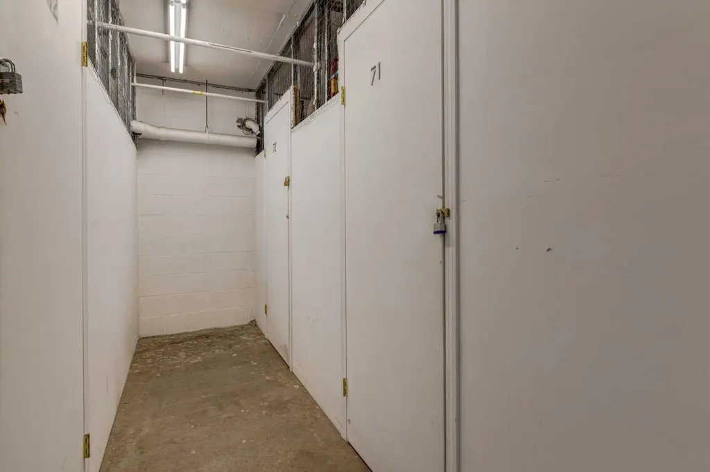 5201 Dalhousie Drive NW Calgary AB T3A 5Y7