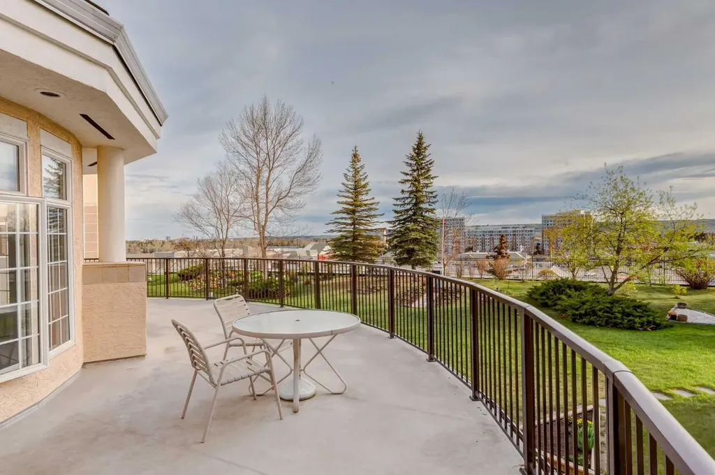 5201 Dalhousie Drive NW Calgary AB T3A 5Y7