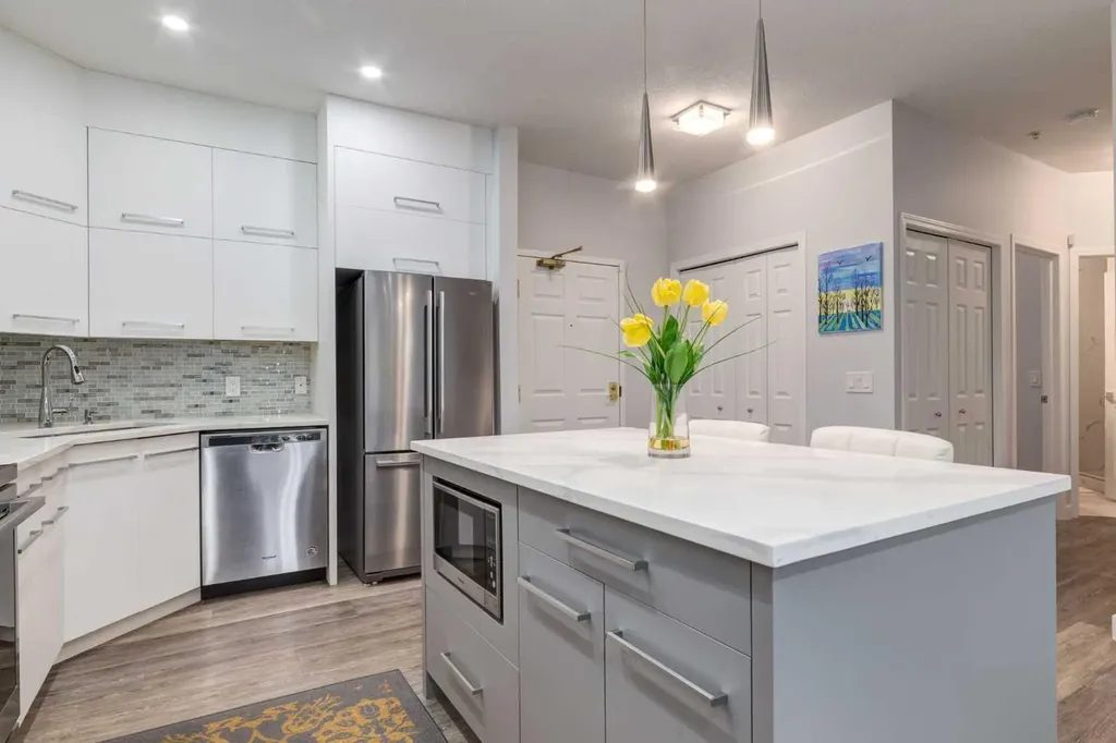 5201 Dalhousie Drive NW Calgary AB T3A 5Y7