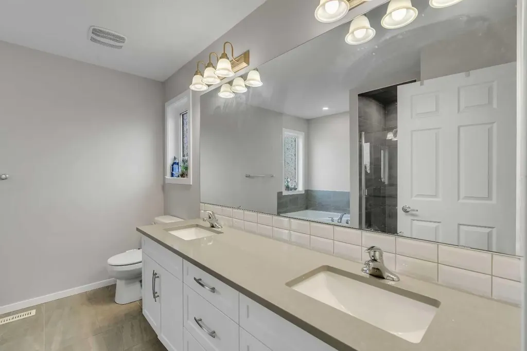 129 Yorkville Manor SW Calgary AB T2X 4J6