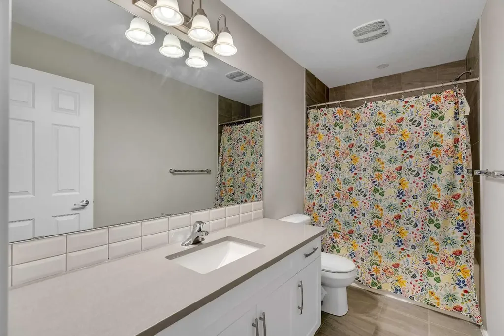 129 Yorkville Manor SW Calgary AB T2X 4J6
