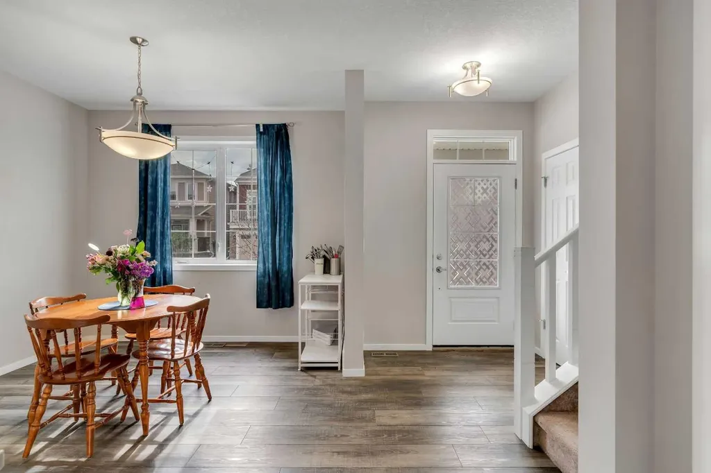 129 Yorkville Manor SW Calgary AB T2X 4J6