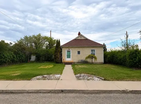 370 18 Street Fort Macleod AB T0L 0Z0