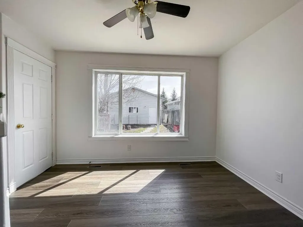 133 Diefenbaker Drive N Fort Mcmurray AB T9K 2J8
