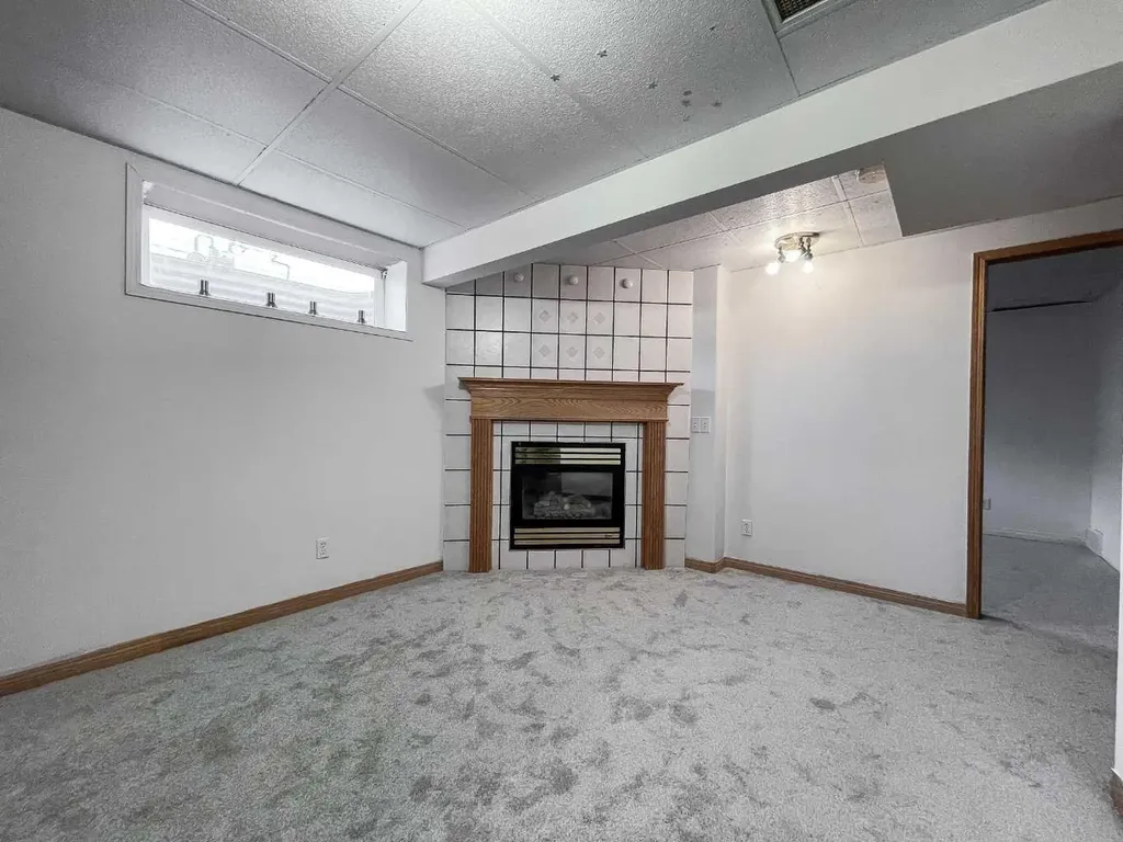 133 Diefenbaker Drive N Fort Mcmurray AB T9K 2J8
