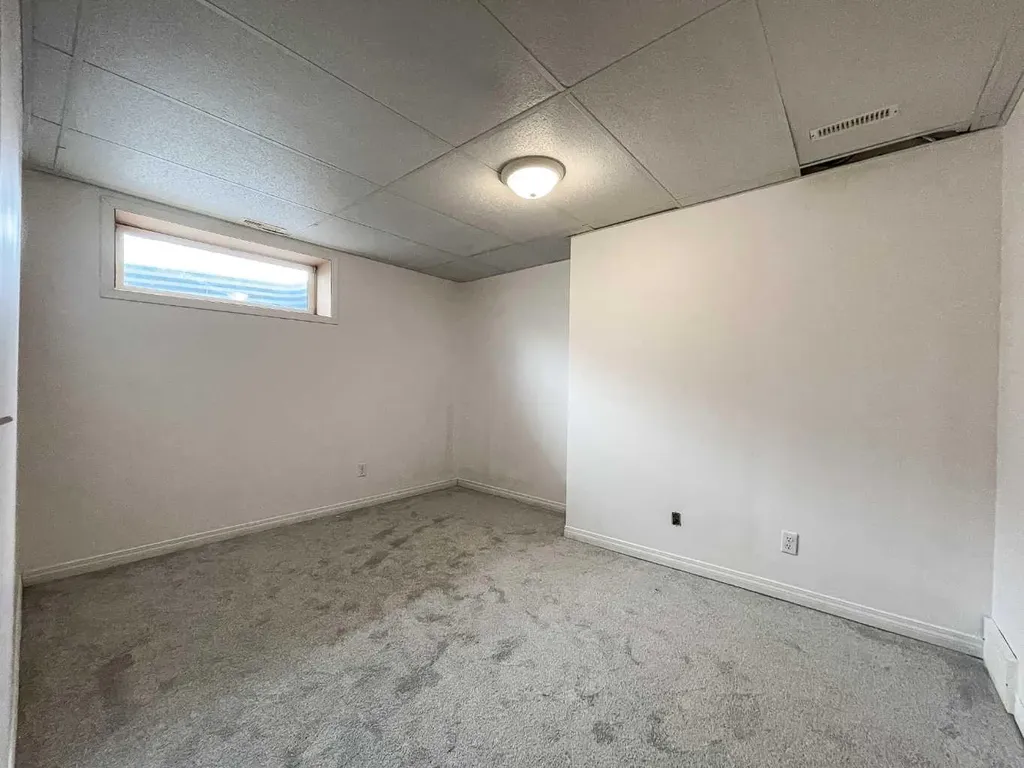 133 Diefenbaker Drive N Fort Mcmurray AB T9K 2J8