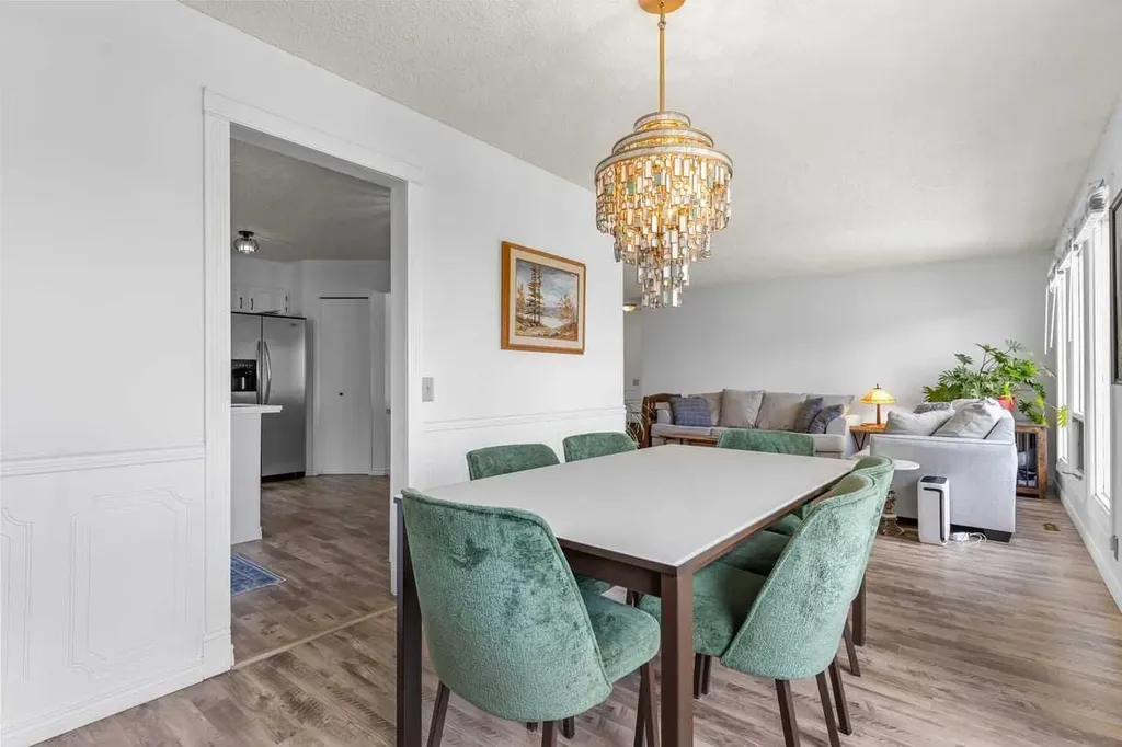 28 Beddington Crescent NE Calgary AB T3K 1N5