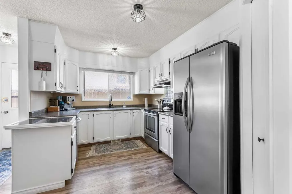 28 Beddington Crescent NE Calgary AB T3K 1N5