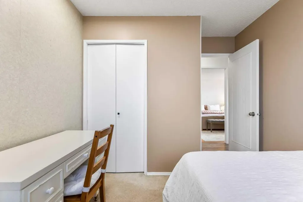 28 Beddington Crescent NE Calgary AB T3K 1N5