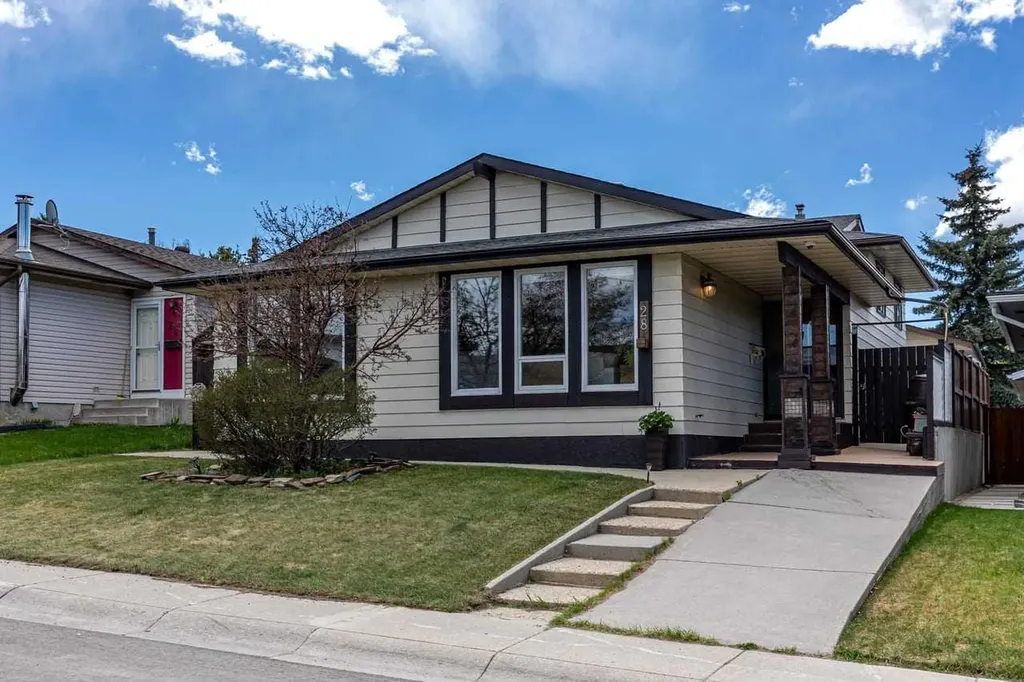 28 Beddington Crescent NE Calgary AB T3K 1N5