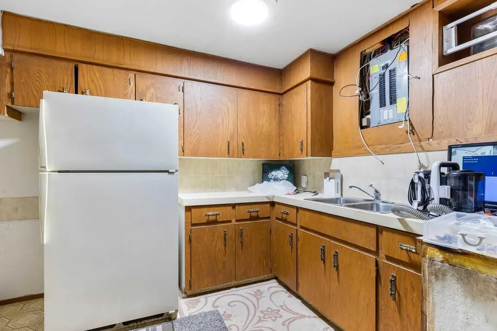 28 Beddington Crescent NE Calgary AB T3K 1N5