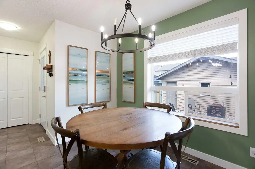 130 Luxstone Way SW Airdrie AB T4B 0H6
