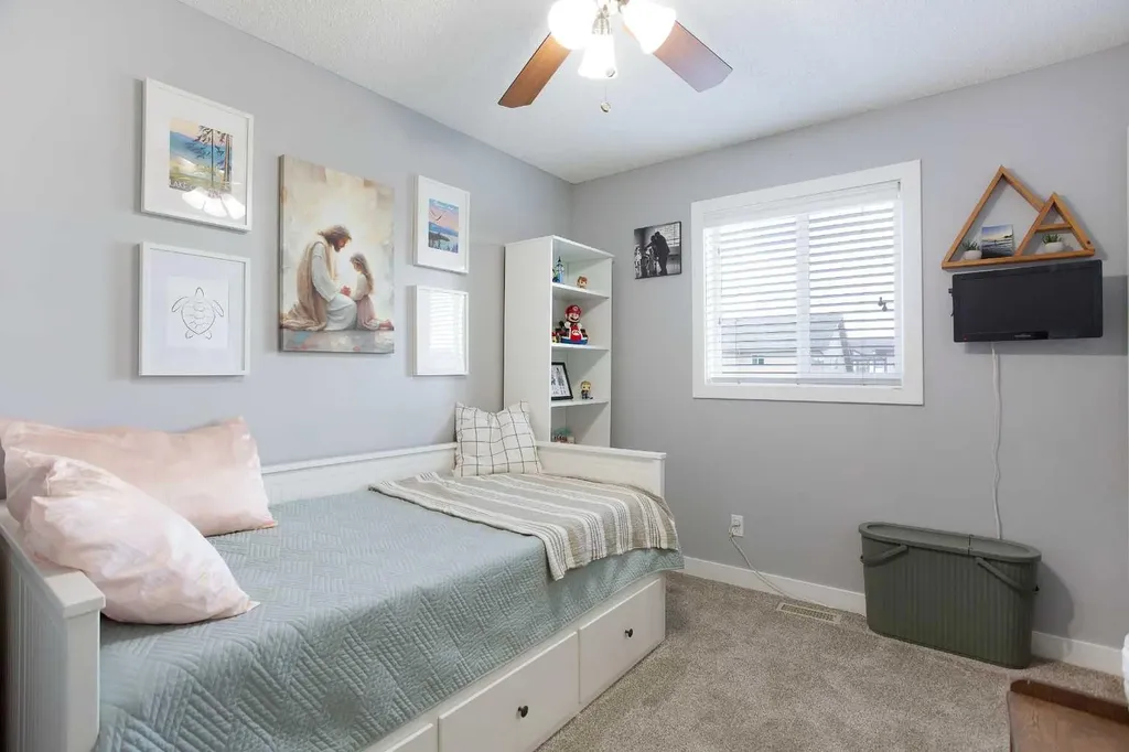 130 Luxstone Way SW Airdrie AB T4B 0H6