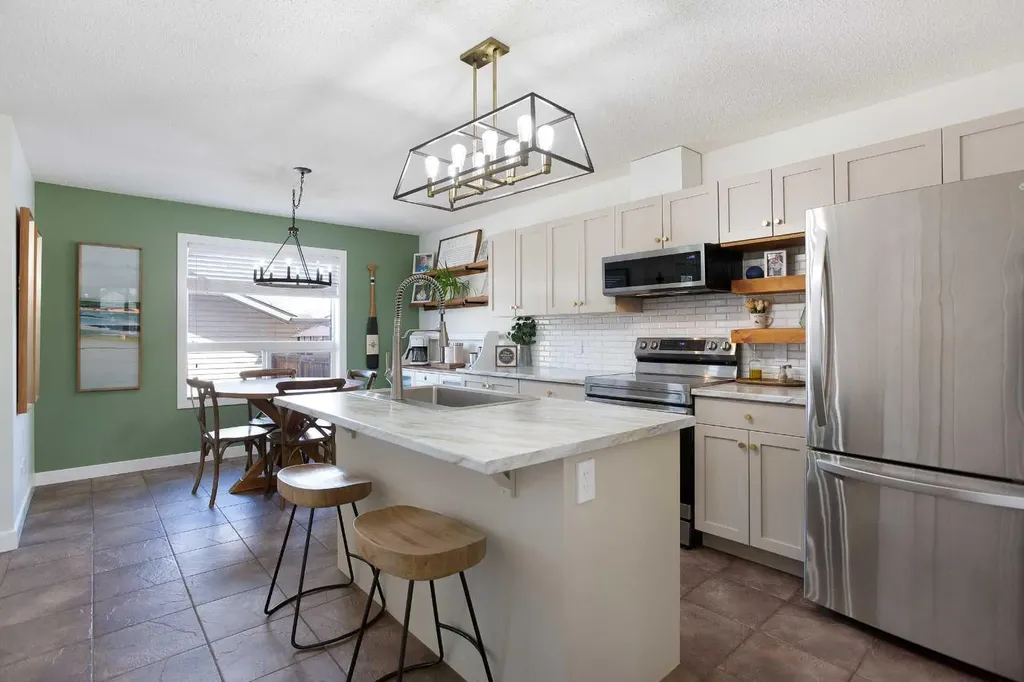 130 Luxstone Way SW Airdrie AB T4B 0H6
