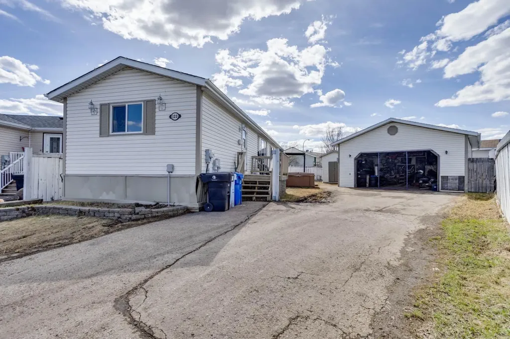 123 Hunter Place Fort Mcmurray AB T9K 2K6