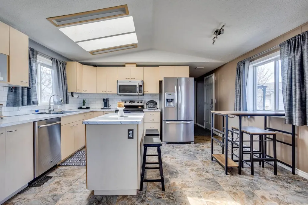 123 Hunter Place Fort Mcmurray AB T9K 2K6