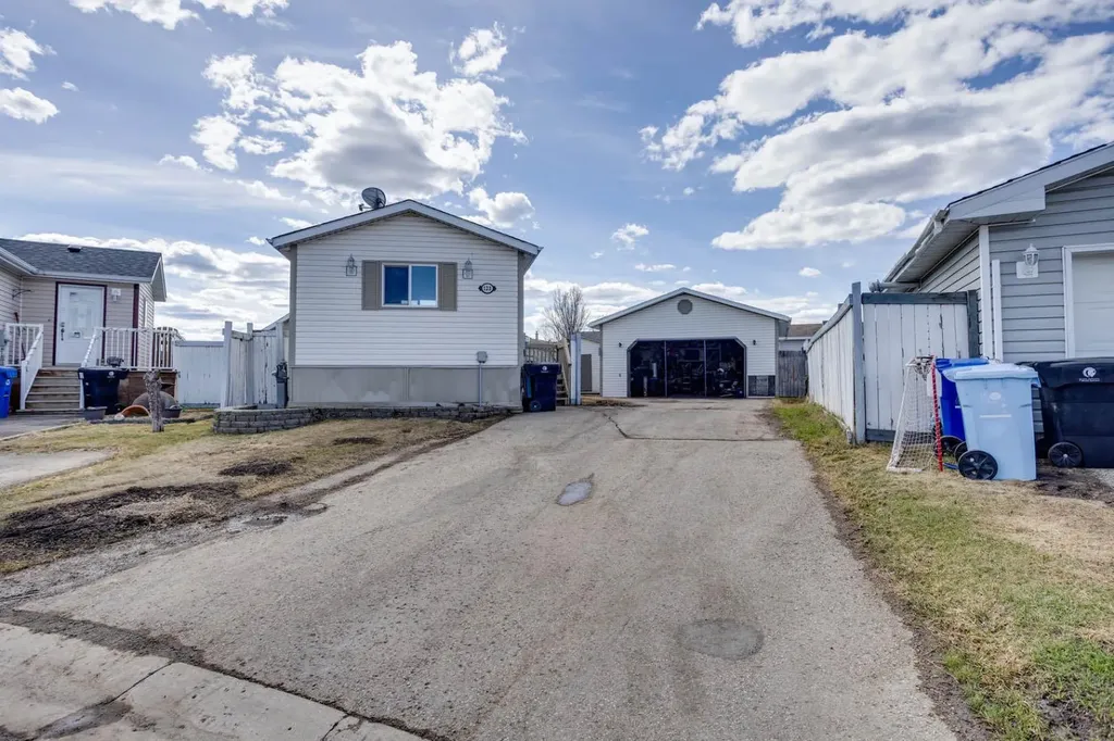 123 Hunter Place Fort Mcmurray AB T9K 2K6