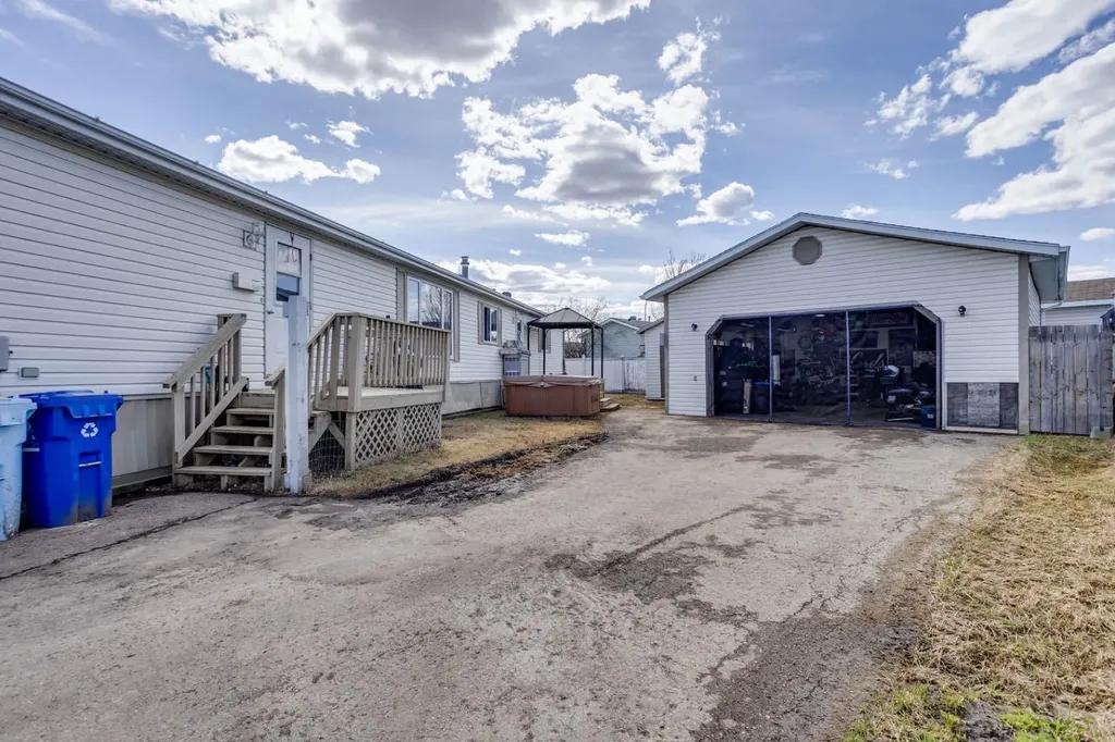 123 Hunter Place Fort Mcmurray AB T9K 2K6