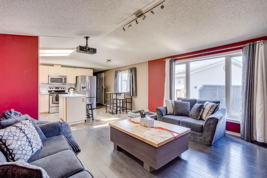 123 Hunter Place Fort Mcmurray AB T9K 2K6