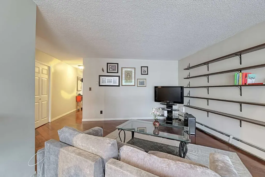 1234 14 Avenue SW Calgary AB T3C 0V9