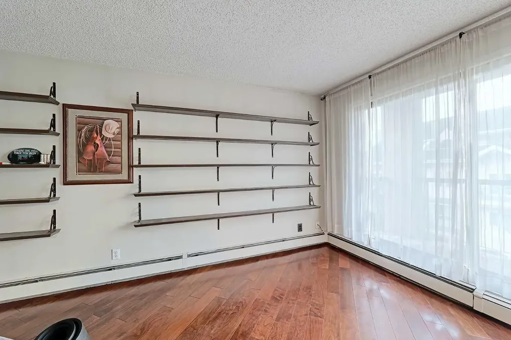 1234 14 Avenue SW Calgary AB T3C 0V9