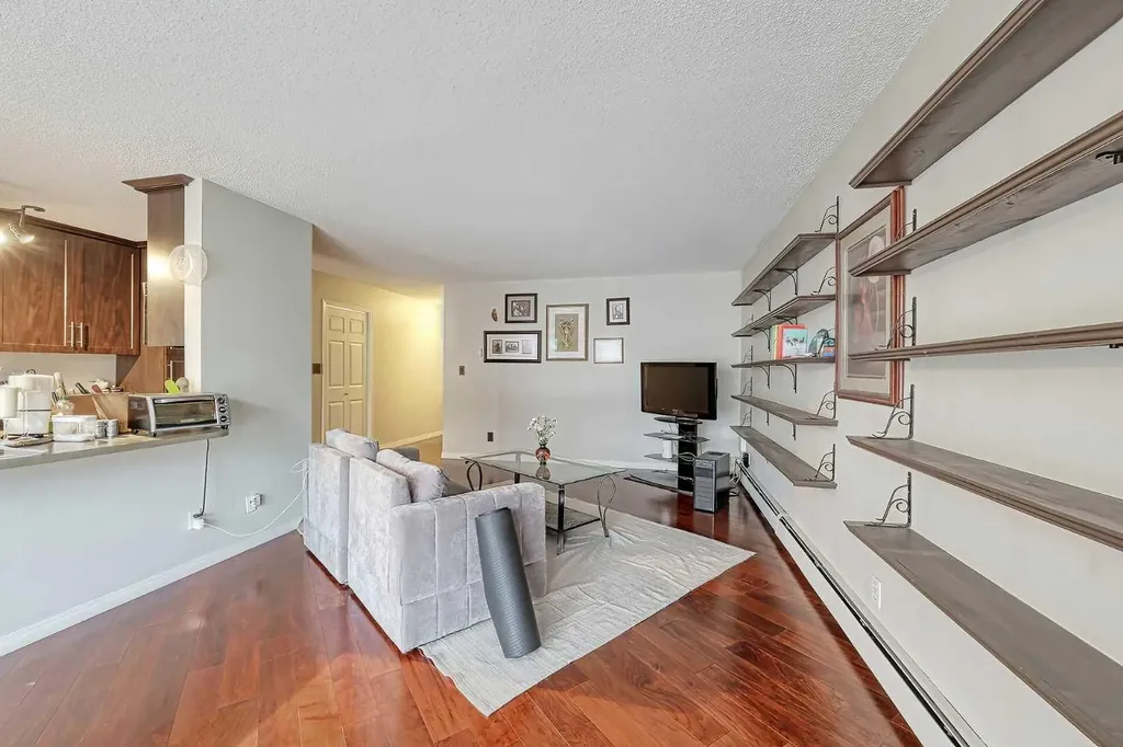1234 14 Avenue SW Calgary AB T3C 0V9