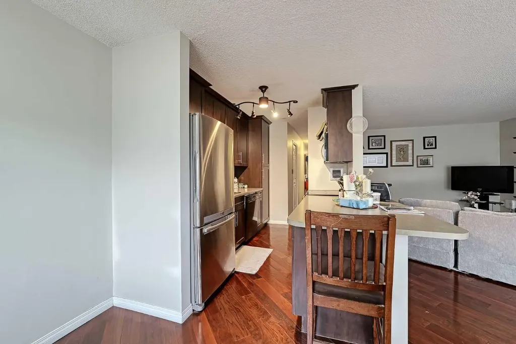 1234 14 Avenue SW Calgary AB T3C 0V9