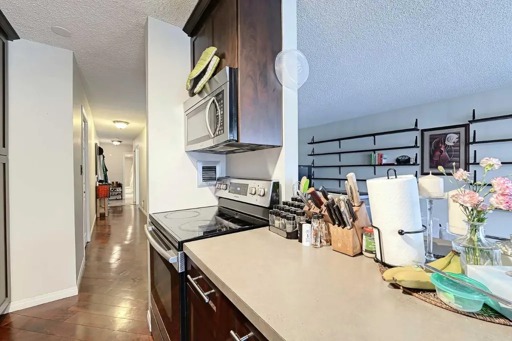 1234 14 Avenue SW Calgary AB T3C 0V9