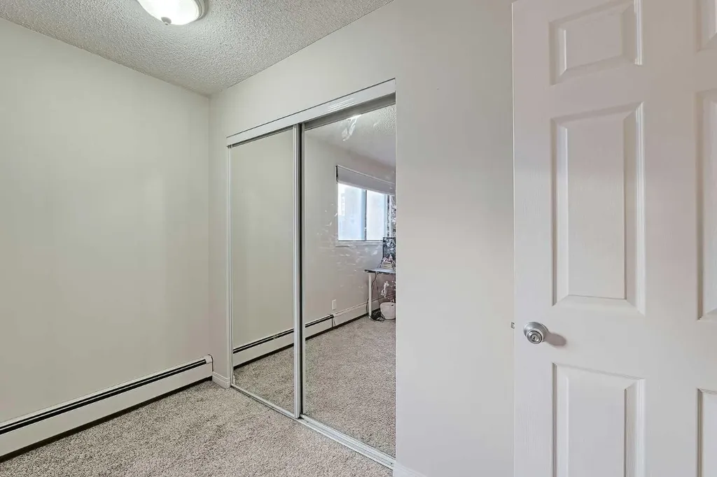 1234 14 Avenue SW Calgary AB T3C 0V9