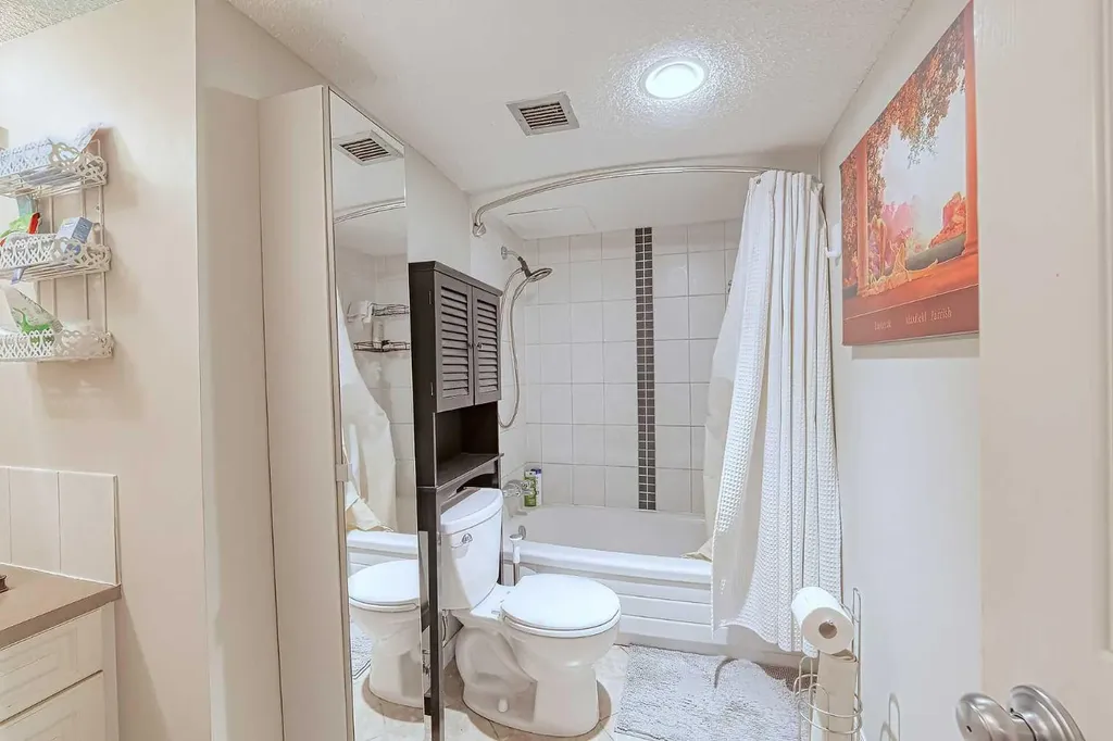 1234 14 Avenue SW Calgary AB T3C 0V9