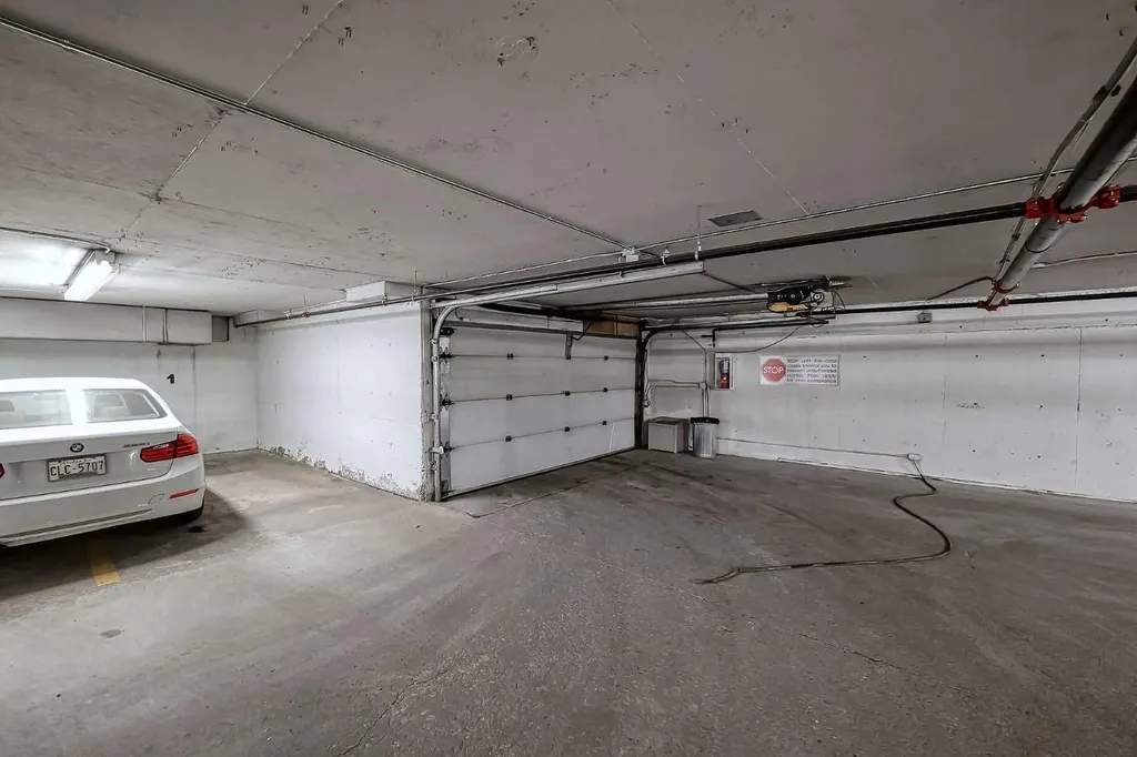 1234 14 Avenue SW Calgary AB T3C 0V9