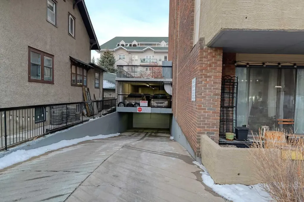 1234 14 Avenue SW Calgary AB T3C 0V9