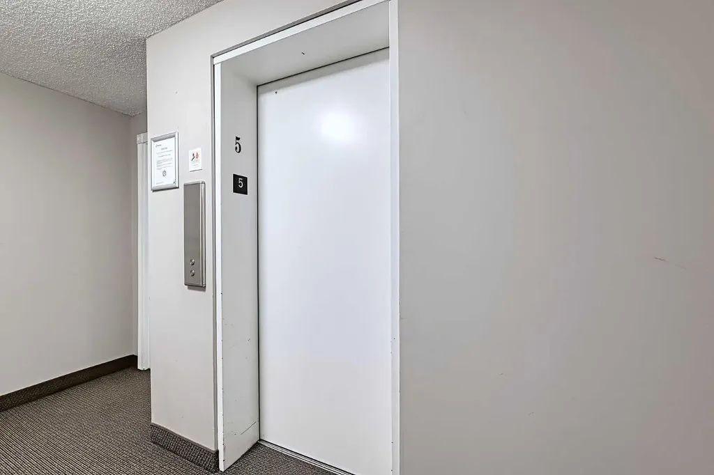 1234 14 Avenue SW Calgary AB T3C 0V9