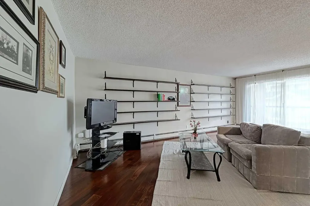 1234 14 Avenue SW Calgary AB T3C 0V9