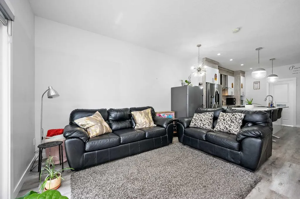 95 Skyview Close NE Calgary AB T3N 1X2