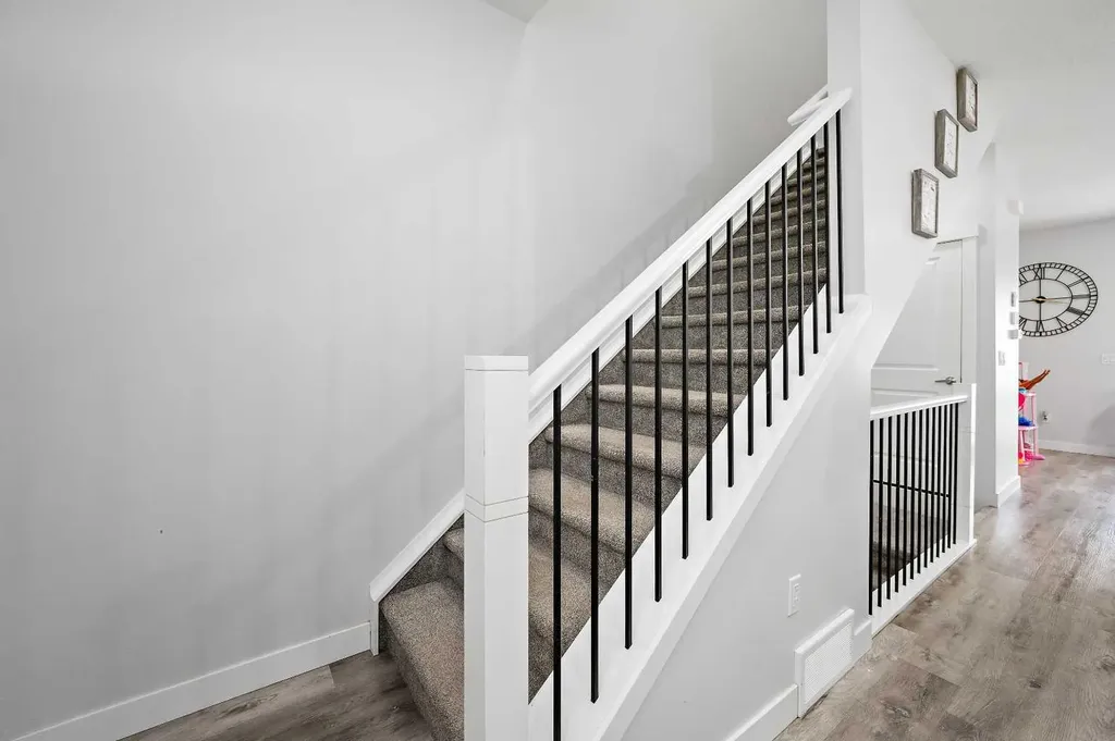 95 Skyview Close NE Calgary AB T3N 1X2