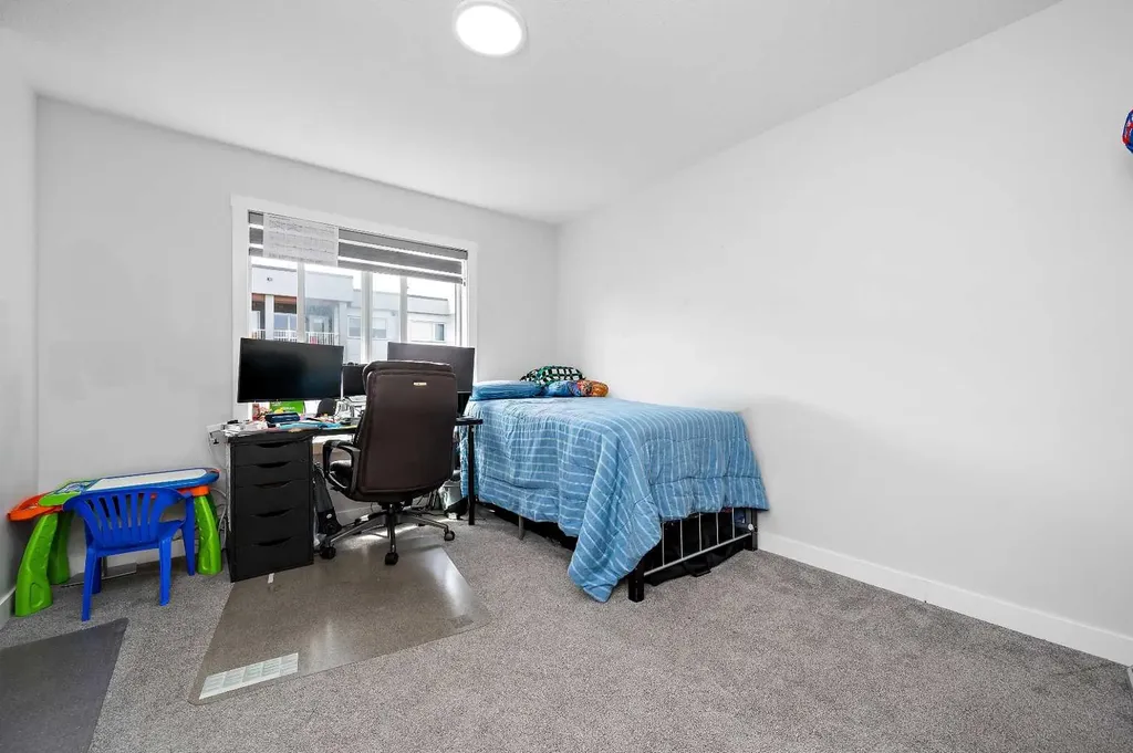 95 Skyview Close NE Calgary AB T3N 1X2