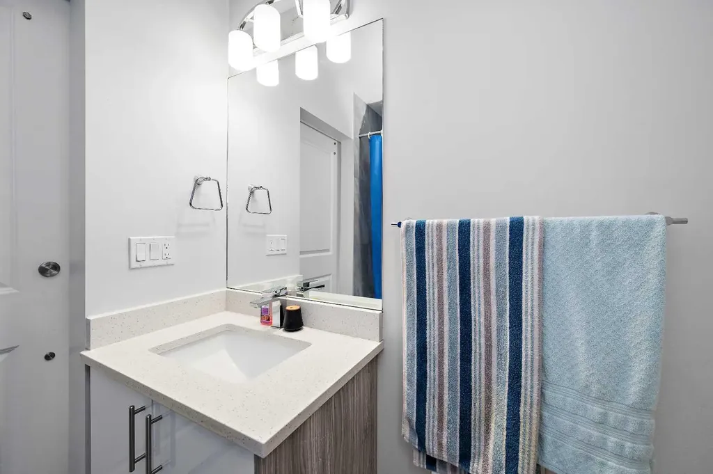 95 Skyview Close NE Calgary AB T3N 1X2