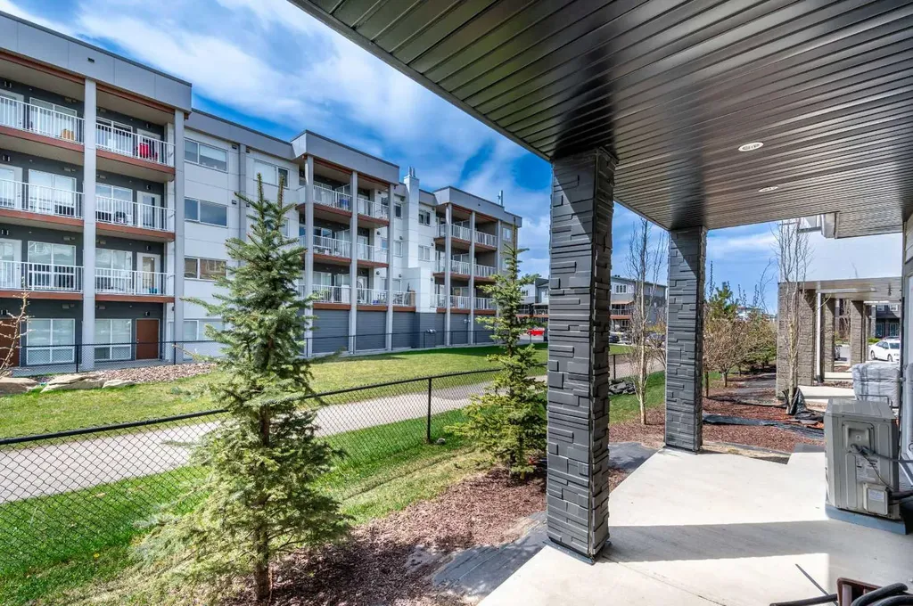 95 Skyview Close NE Calgary AB T3N 1X2