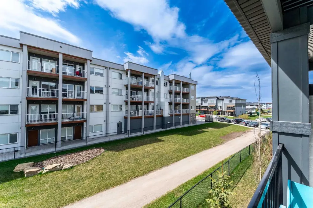 95 Skyview Close NE Calgary AB T3N 1X2