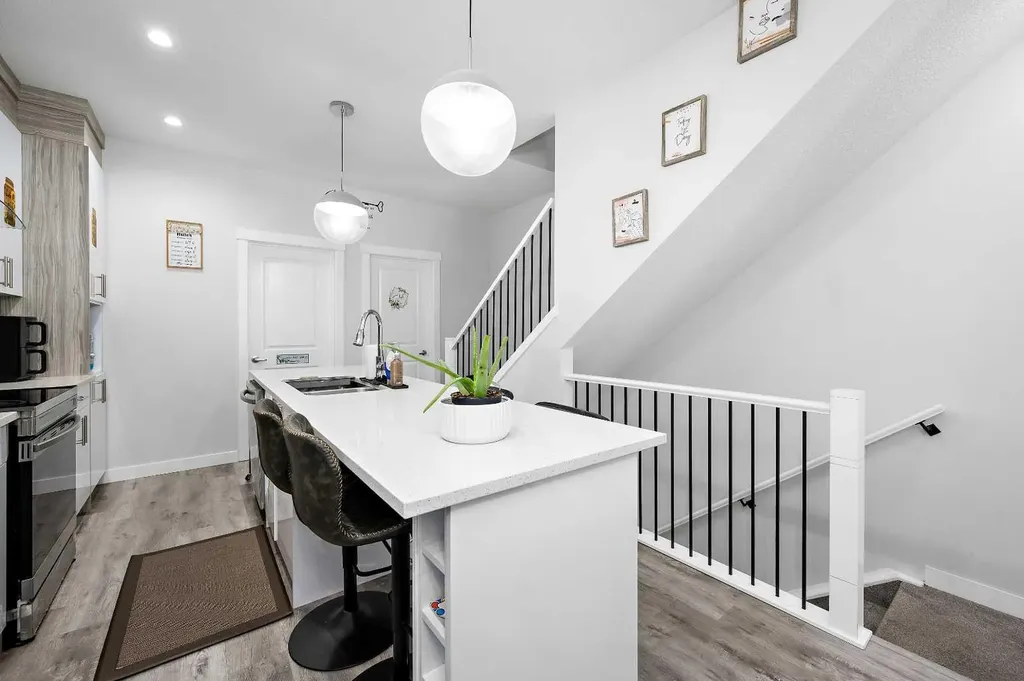 95 Skyview Close NE Calgary AB T3N 1X2