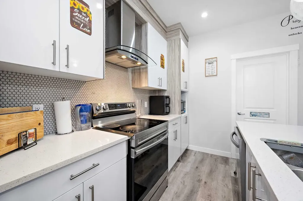 95 Skyview Close NE Calgary AB T3N 1X2