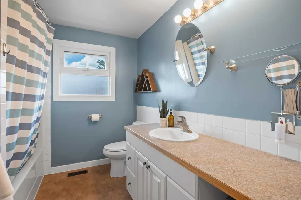 5028 54 Avenue Stavely AB T0L1Z0