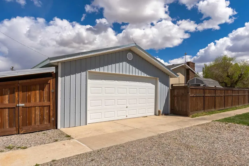 5028 54 Avenue Stavely AB T0L1Z0