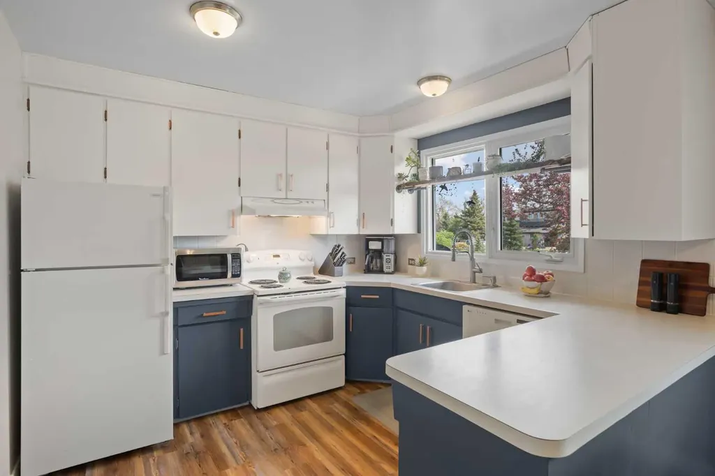 5028 54 Avenue Stavely AB T0L1Z0