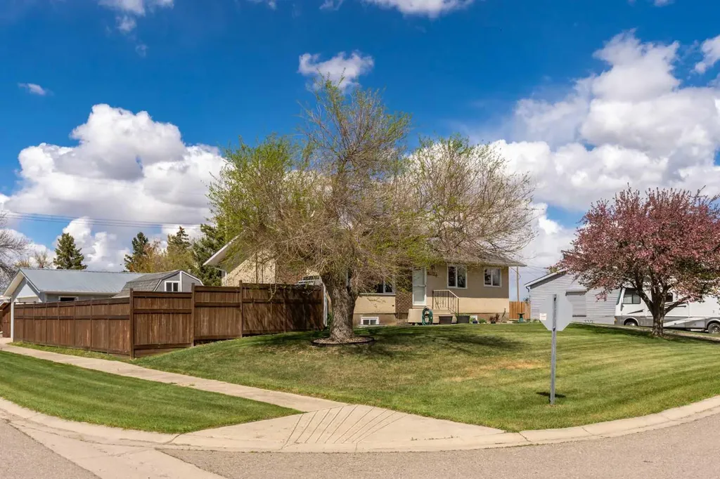 5028 54 Avenue Stavely AB T0L1Z0