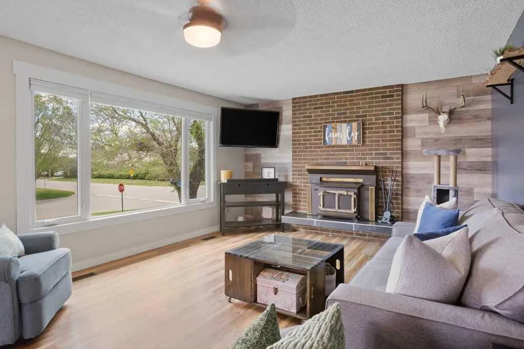 5028 54 Avenue Stavely AB T0L1Z0